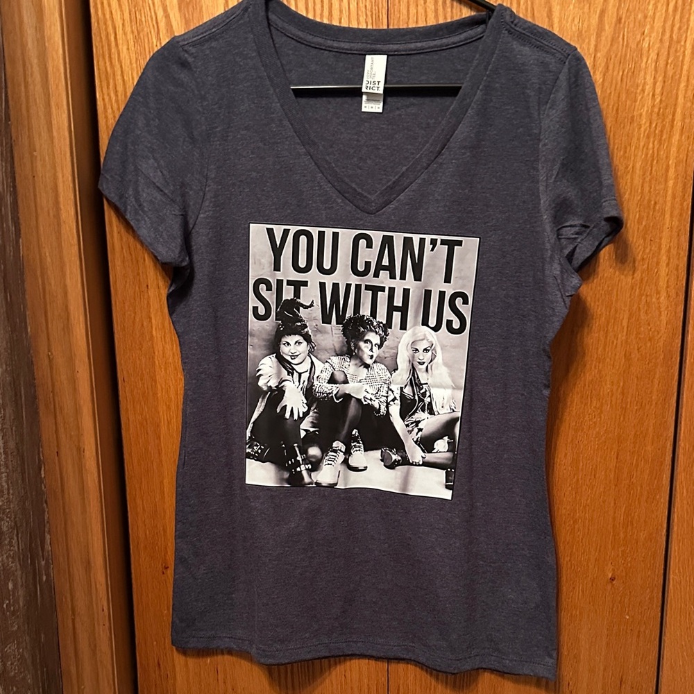 District Very Important Tee in Dark Gray